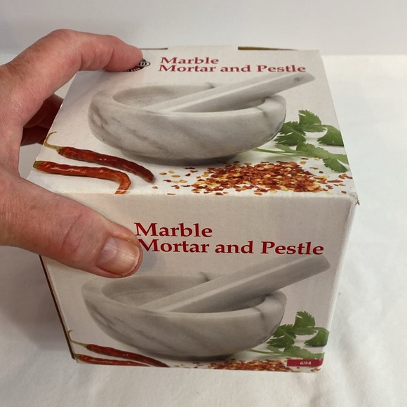 Marble mortar and pestle, crushing grinding herbs, spices nutmeats - Picture 8 of 16